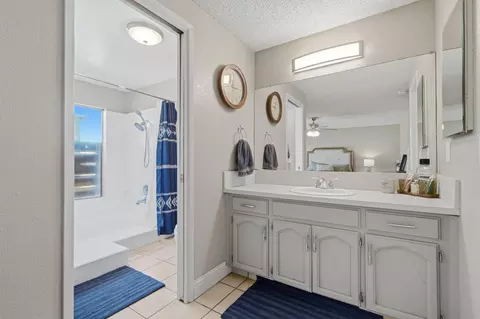 Bath - 1920 E Mary Ave, Visalia, CA 93292 photo 3 of 5