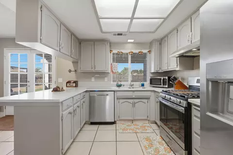 Kitchen - 1920 E Mary Ave, Visalia, CA 93292 photo 4 of 5