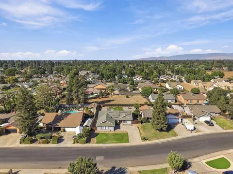 View/Area - 1920 E Mary Ave, Visalia, CA 93292 photo 7 of 9