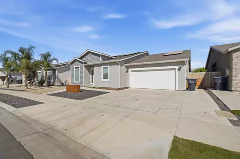 Exterior - 324 E Newton Ave, Visalia, CA 93291 photo 2 of 8