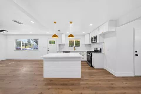Kitchen - 334 Encore Dr, Hanford, CA 93230 photo 1 of 5