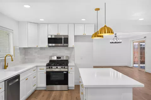 Kitchen - 334 Encore Dr, Hanford, CA 93230 photo 5 of 5