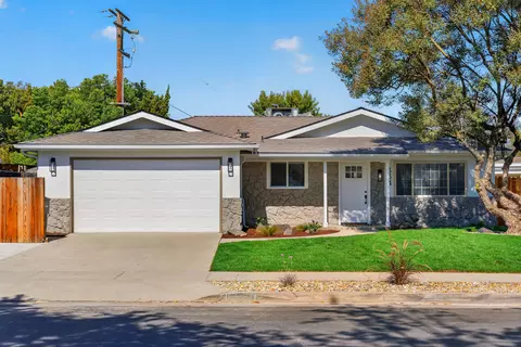 334 Encore Dr, Hanford, CA 93230