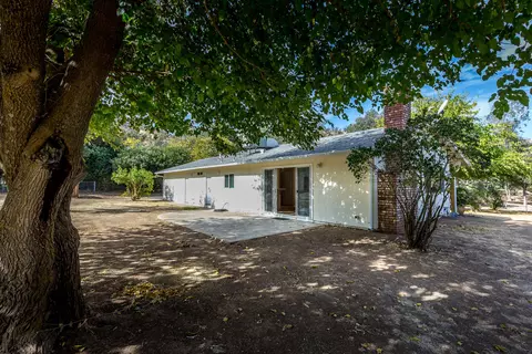 Exterior - 40724 Crystal Dr, Three Rivers, CA 93271 photo 4 of 10