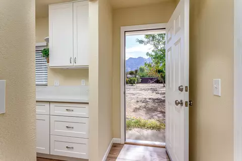 Entry Way - 40724 Crystal Dr, Three Rivers, CA 93271 photo 2 of 2