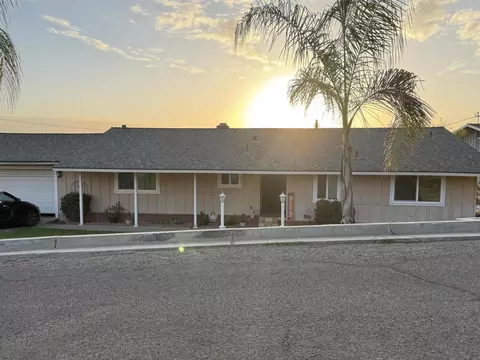 1043 N Highland Dr, Porterville, CA 93257