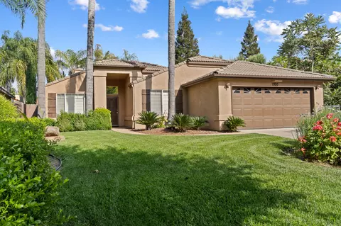 1700 N Rio Vista Ct, Visalia, CA 93292