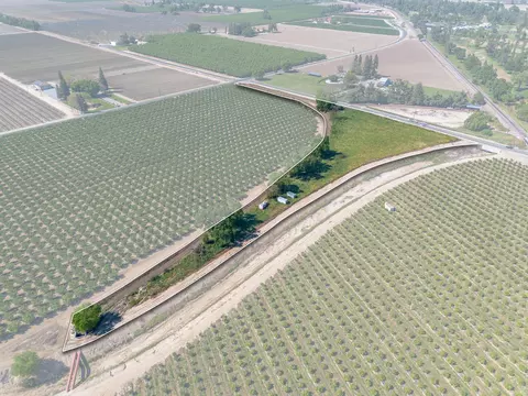 Dover Avenue, Hanford, CA 93230 photo 3