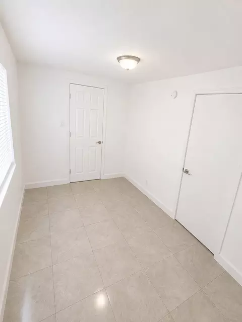 1729 N Willis St, Visalia, CA 93291