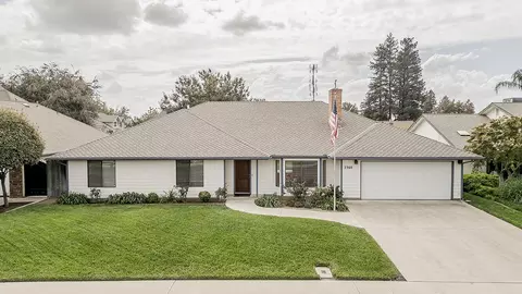 2360 Harold St, Kingsburg, CA 93631