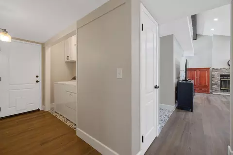 Entry Way - 2152 E Jon Dr, Fresno, CA 93720 photo 7 of 8