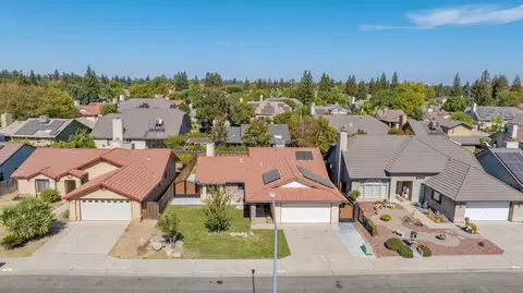 View/Area - 2152 E Jon Dr, Fresno, CA 93720 photo 3 of 7