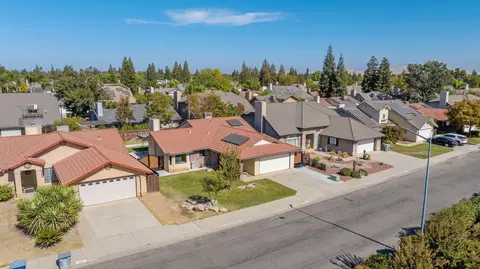 View/Area - 2152 E Jon Dr, Fresno, CA 93720 photo 2 of 7