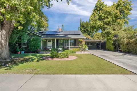 1706 W Myrtle Ave, Visalia, CA 93277