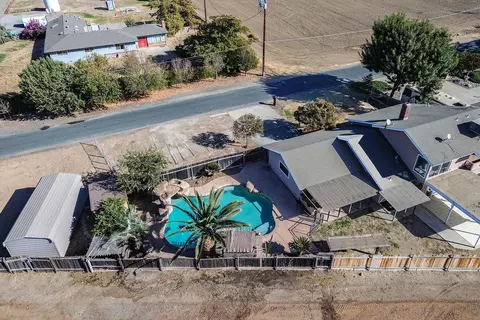 View/Area - 15843 Avenue 320, Ivanhoe, CA 93235 photo 2 of 7