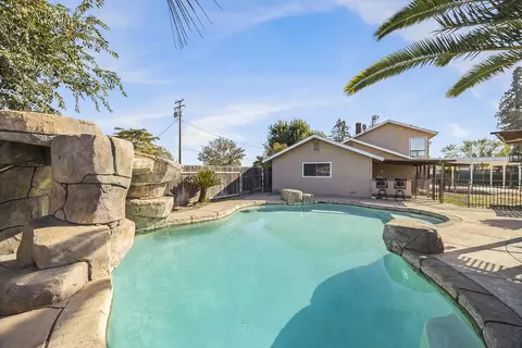 Exterior - 15843 Avenue 320, Ivanhoe, CA 93235 photo 3 of 13
