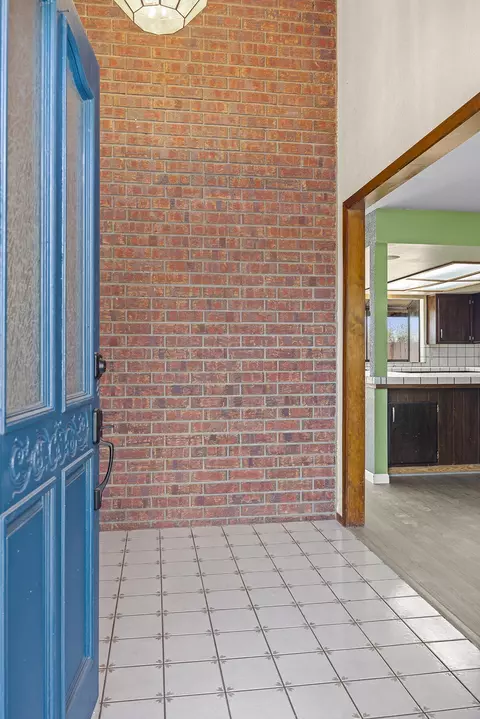 Entry Way - 15843 Avenue 320, Ivanhoe, CA 93235 photo 2 of 5