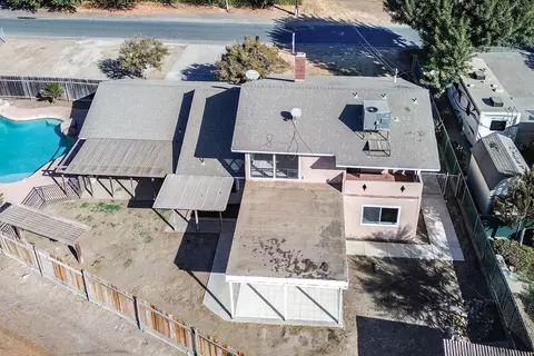 View/Area - 15843 Avenue 320, Ivanhoe, CA 93235 photo 1 of 7