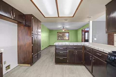 Kitchen - 15843 Avenue 320, Ivanhoe, CA 93235 photo 1 of 3