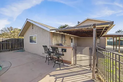 Exterior - 15843 Avenue 320, Ivanhoe, CA 93235 photo 8 of 13