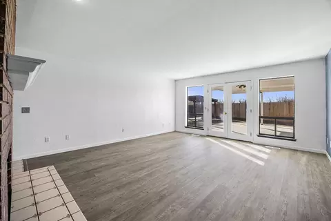 Living - 15843 Avenue 320, Ivanhoe, CA 93235 photo 1 of 7