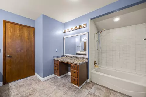 Bath - 15843 Avenue 320, Ivanhoe, CA 93235 photo 3 of 3