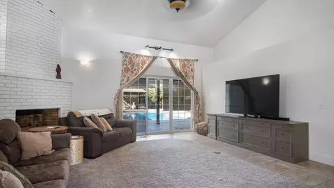 Living - 500 Lone Oak Ct, Exeter, CA 93221 photo 2 of 2