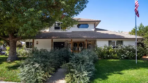 Exterior - 500 Lone Oak Ct, Exeter, CA 93221 photo 7 of 15