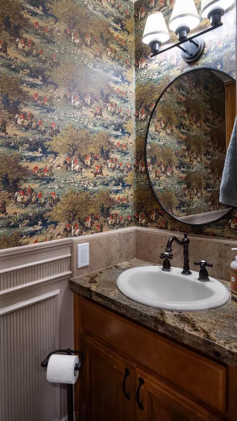 Bath - 500 Lone Oak Ct, Exeter, CA 93221 photo 1 of 5