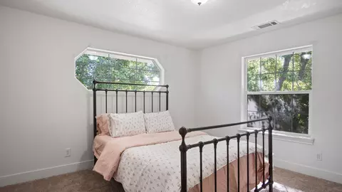 Bedroom - 500 Lone Oak Ct, Exeter, CA 93221 photo 3 of 4