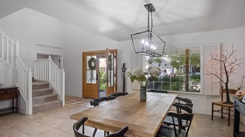 Entry Way - 500 Lone Oak Ct, Exeter, CA 93221 photo 3 of 4