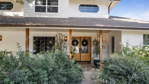 Exterior - 500 Lone Oak Ct, Exeter, CA 93221 photo 8 of 15