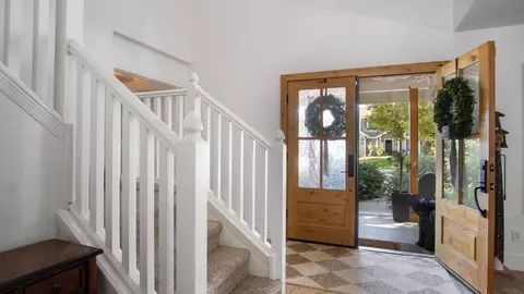 Entry Way - 500 Lone Oak Ct, Exeter, CA 93221 photo 2 of 4