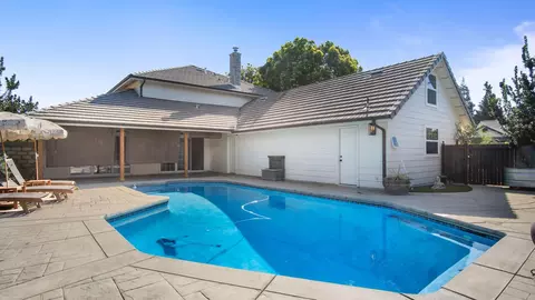 Exterior - 500 Lone Oak Ct, Exeter, CA 93221 photo 13 of 15