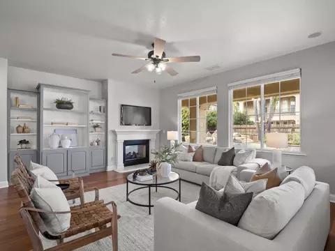Living - 2433 Trenton Ave, Clovis, CA 93619 photo 2 of 6