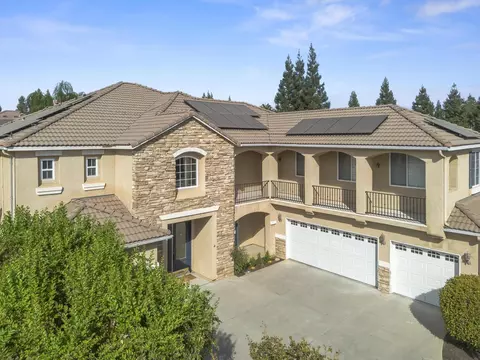 Exterior - 2433 Trenton Ave, Clovis, CA 93619 photo 5 of 6
