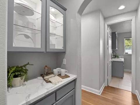 Entry Way - 2433 Trenton Ave, Clovis, CA 93619 photo 2 of 4