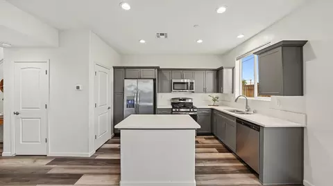 Kitchen - 1007 W Payson Ave, Visalia, CA 93291 photo 3 of 4