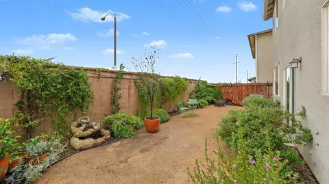 Exterior - 1007 W Payson Ave, Visalia, CA 93291 photo 3 of 10