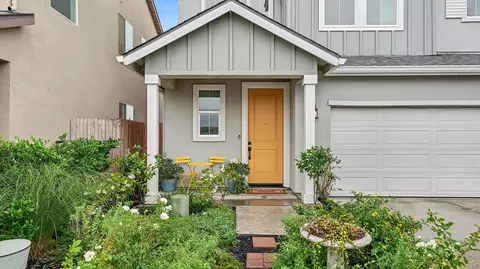 Exterior - 1007 W Payson Ave, Visalia, CA 93291 photo 2 of 10
