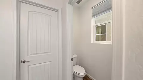 Entry Way - 1007 W Payson Ave, Visalia, CA 93291 photo 5 of 7