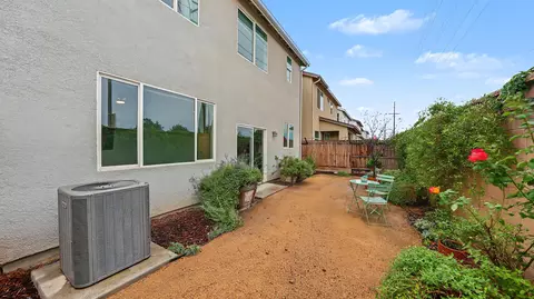 Exterior - 1007 W Payson Ave, Visalia, CA 93291 photo 4 of 10