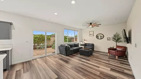 Living - 1007 W Payson Ave, Visalia, CA 93291 photo 1 of 4