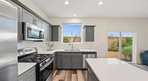 Kitchen - 1007 W Payson Ave, Visalia, CA 93291 photo 2 of 4