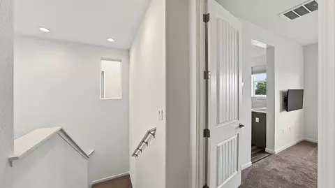 Entry Way - 1007 W Payson Ave, Visalia, CA 93291 photo 3 of 7