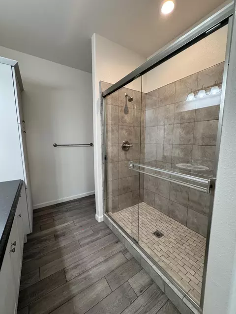 Bath - 30634 Delancy Rd, Visalia, CA 93291 photo 2 of 2