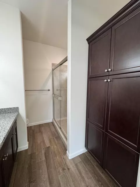 Bath - 30635 Delancy Rd, Visalia, CA 93291 photo 4 of 4