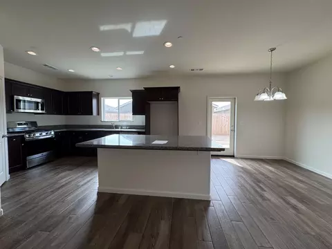 Kitchen - 30635 Delancy Rd, Visalia, CA 93291 photo 3 of 4