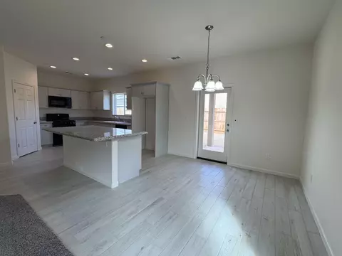 Dining - 30614 Delancy Rd, Visalia, CA 93291 photo 1 of 1