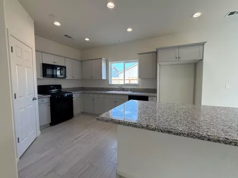 Kitchen - 30614 Delancy Rd, Visalia, CA 93291 photo 3 of 3